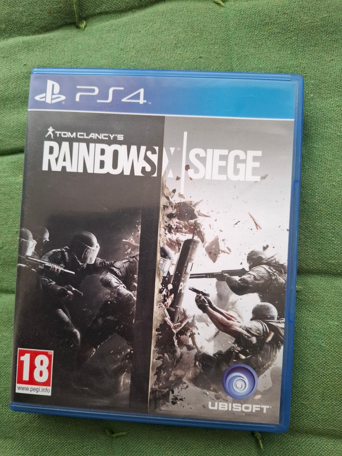 Tom Clancy's Rainbow Six Siege PS4 - Zo goed als nieuw, Spelcomputers en Games, Online, Vanaf 18 jaar, Shooter, Ophalen of Verzenden