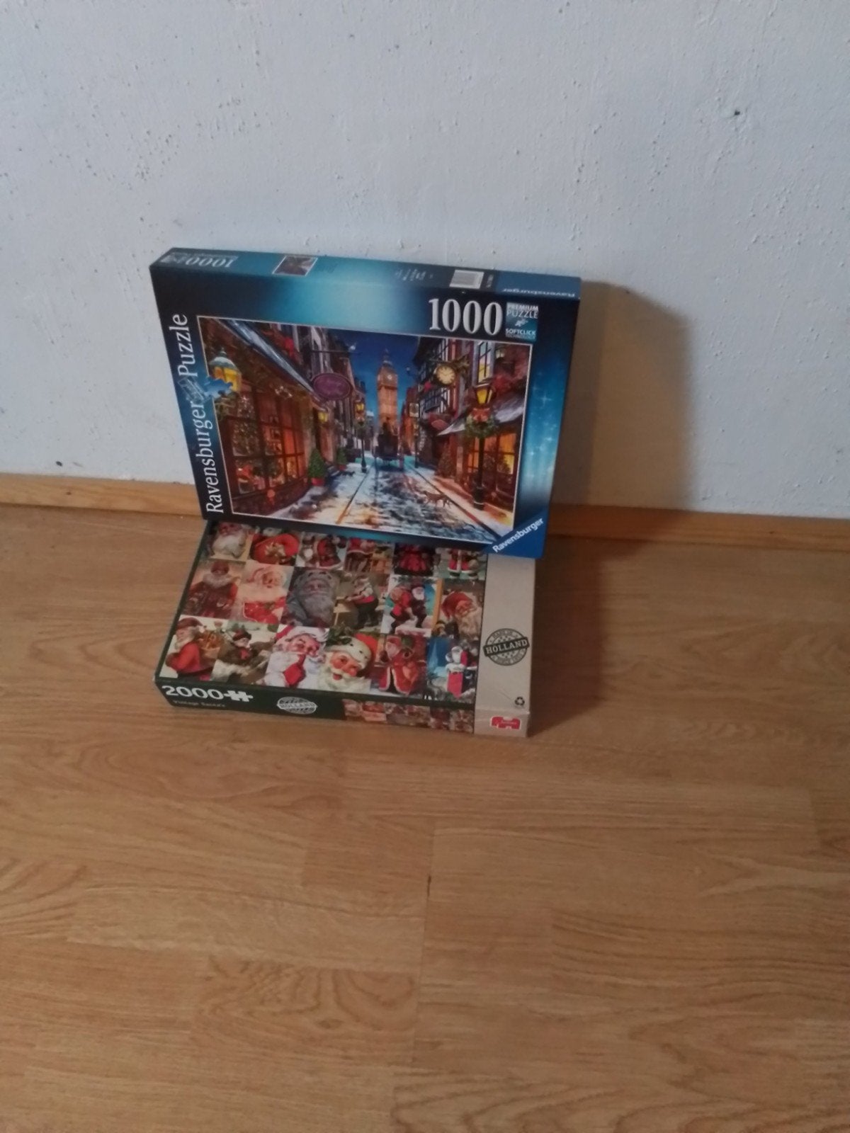 Jumbo Vintage Santa's 2000 stukjes & Ravensburger 1000st, Een of twee spelers, Ophalen of Verzenden, Gebruikt, Jumbo, Ravensburger