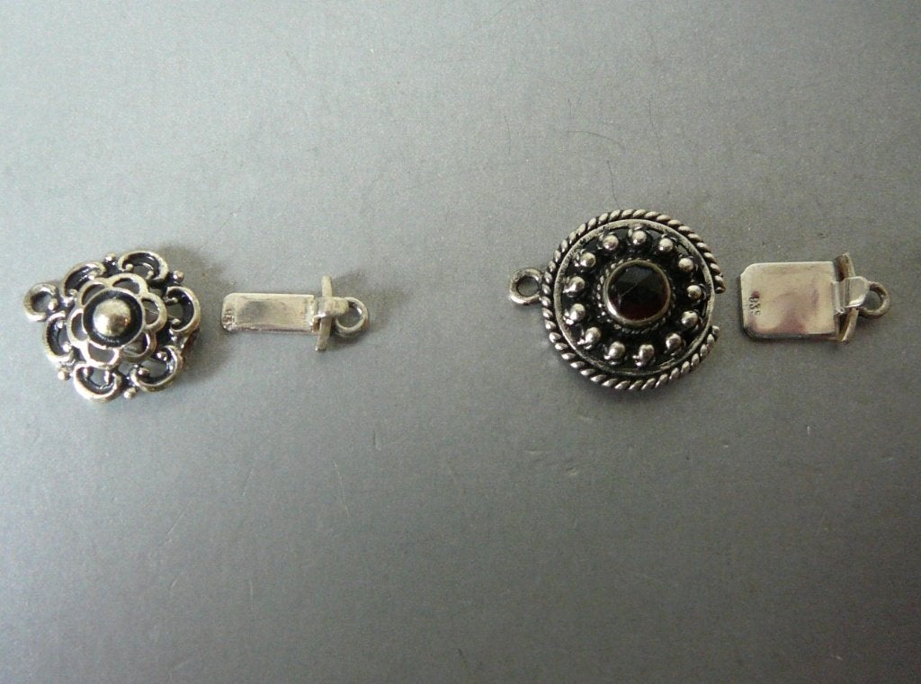 Set van 2 zilveren sluitingen met decoratieve details, Sieraden, Tassen en Uiterlijk, Verzenden, Zilver, Overige typen, Met edelsteen