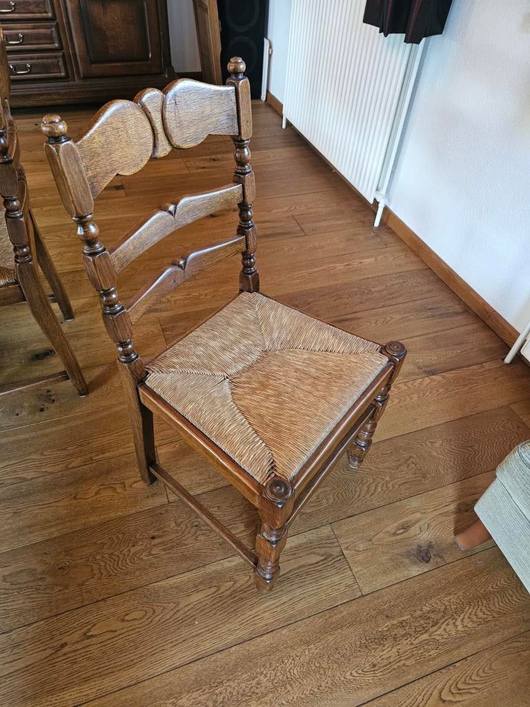 Antieke eiken eettafel met 4 knopstoelen, Ophalen