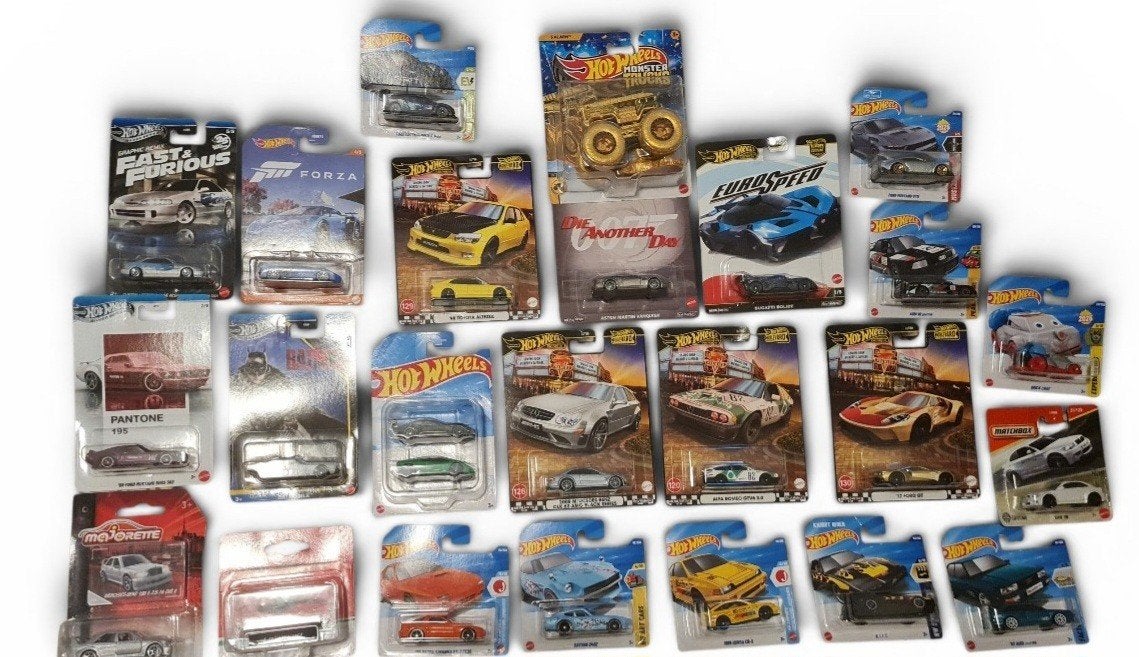 Hotweels and  mix auto model, Verzenden, Zo goed als nieuw
