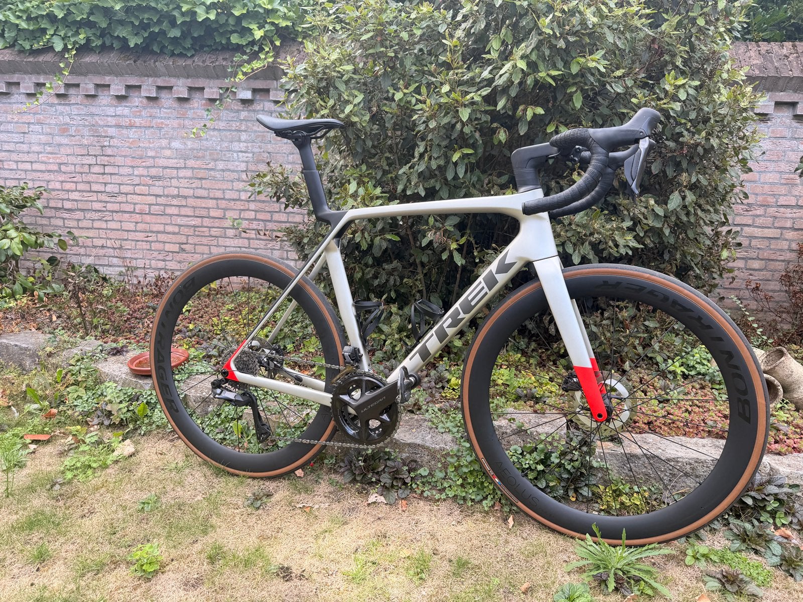 Trek Madone SL7 Gen 8 racefiets maat L 2025  ZGAN, 28 inch, Carbon, Heren, Zo goed als nieuw