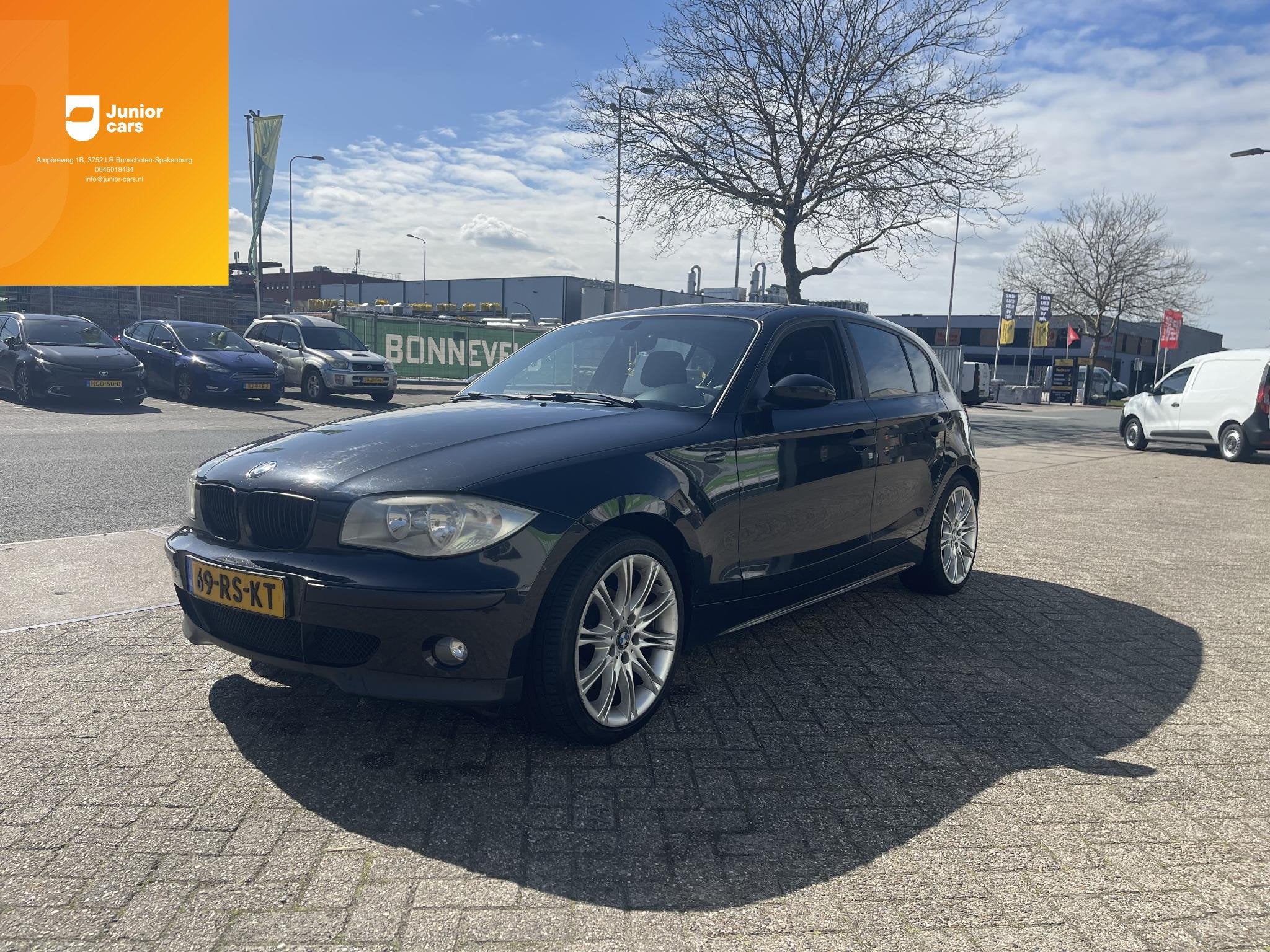 BMW 1-serie 116i, Auto's, Gebruikt, Zwart, 4 cilinders, 635 kg