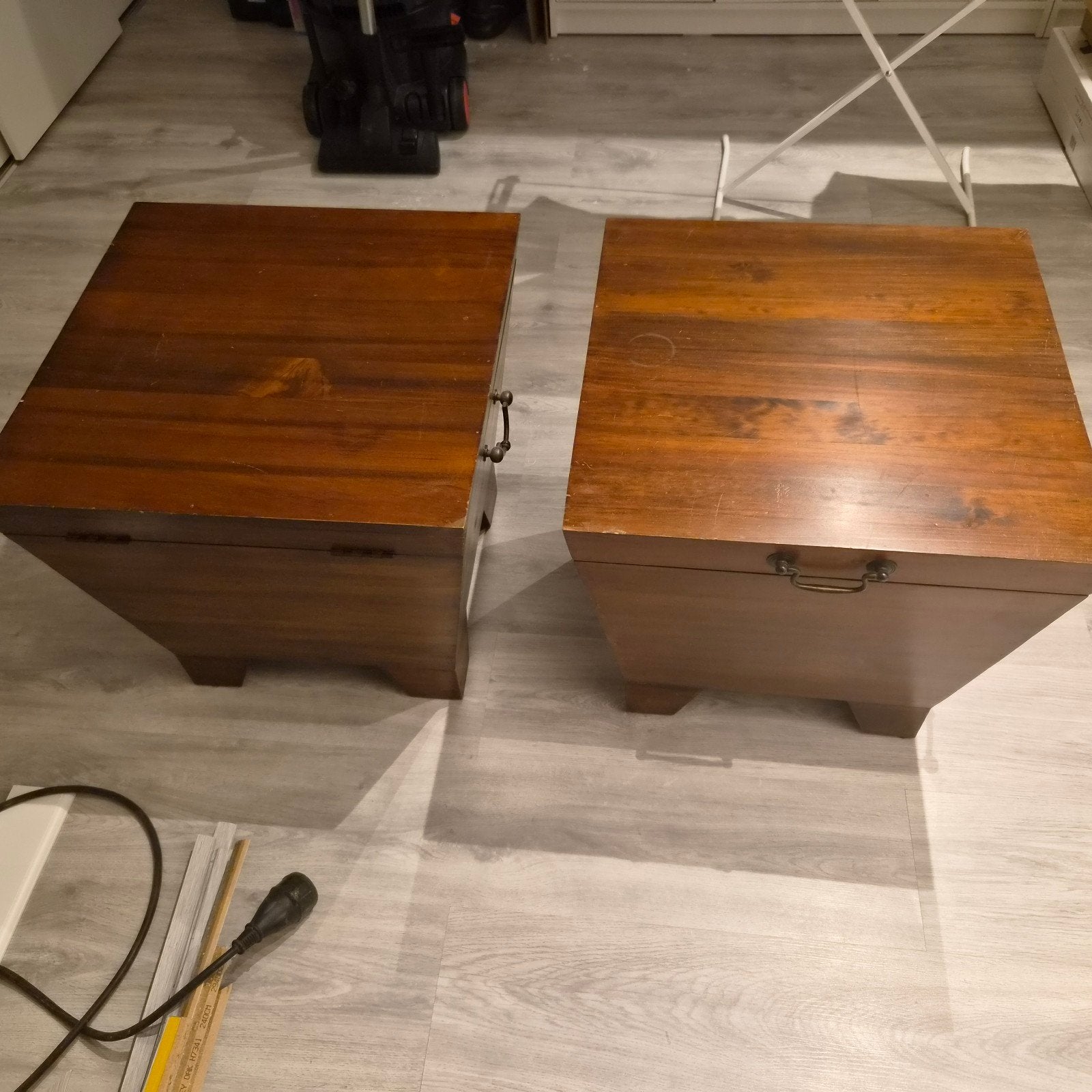 Set van 2 houten salontafels met opbergruimte, Ophalen, Minder dan 50 cm, Gebruikt, Vierkant