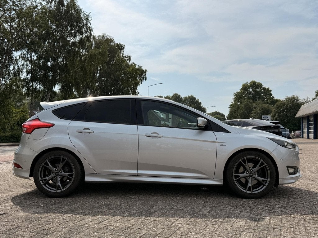 Ford Focus 1.5 Ecboost ST-Line 150pk Achterspoiler | Navigat, Stof, 4 cilinders, 150 pk, Origineel Nederlands