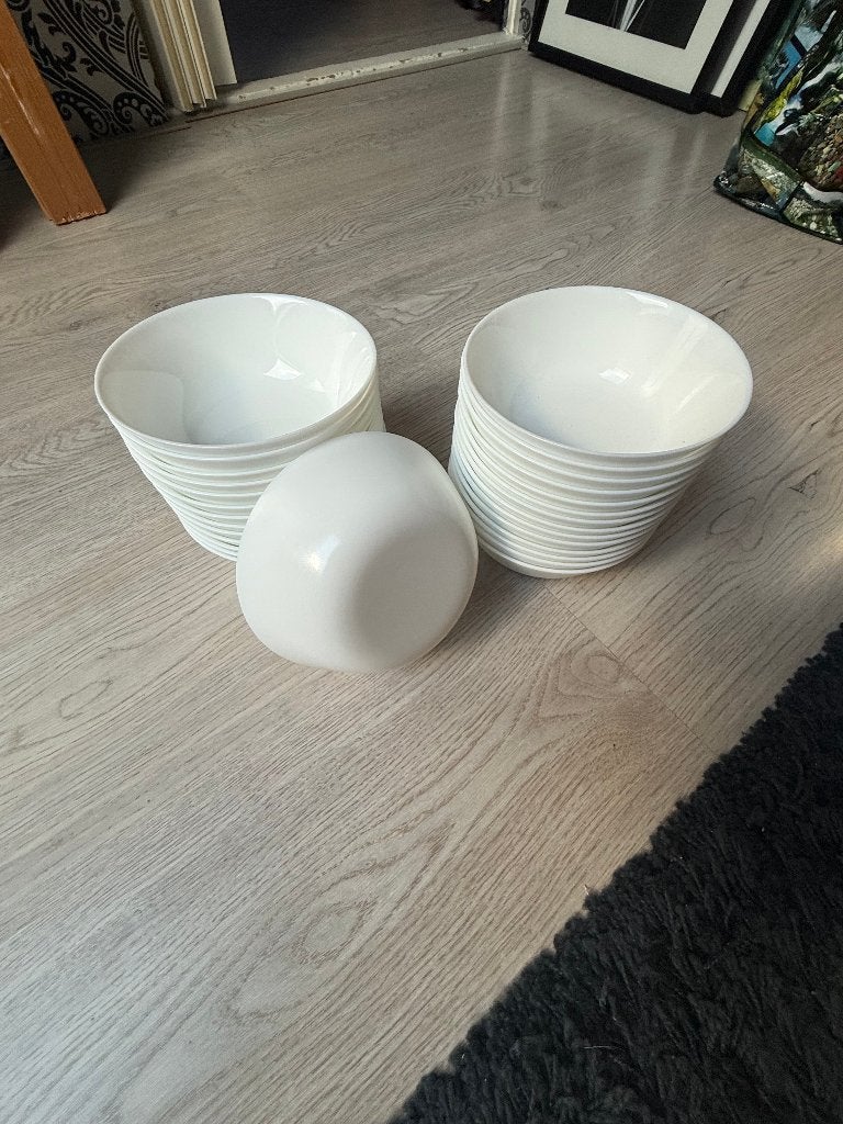 Witte schaaltjes., Ophalen of Verzenden, Overige stijlen, Porselein, Schaal of Schalen