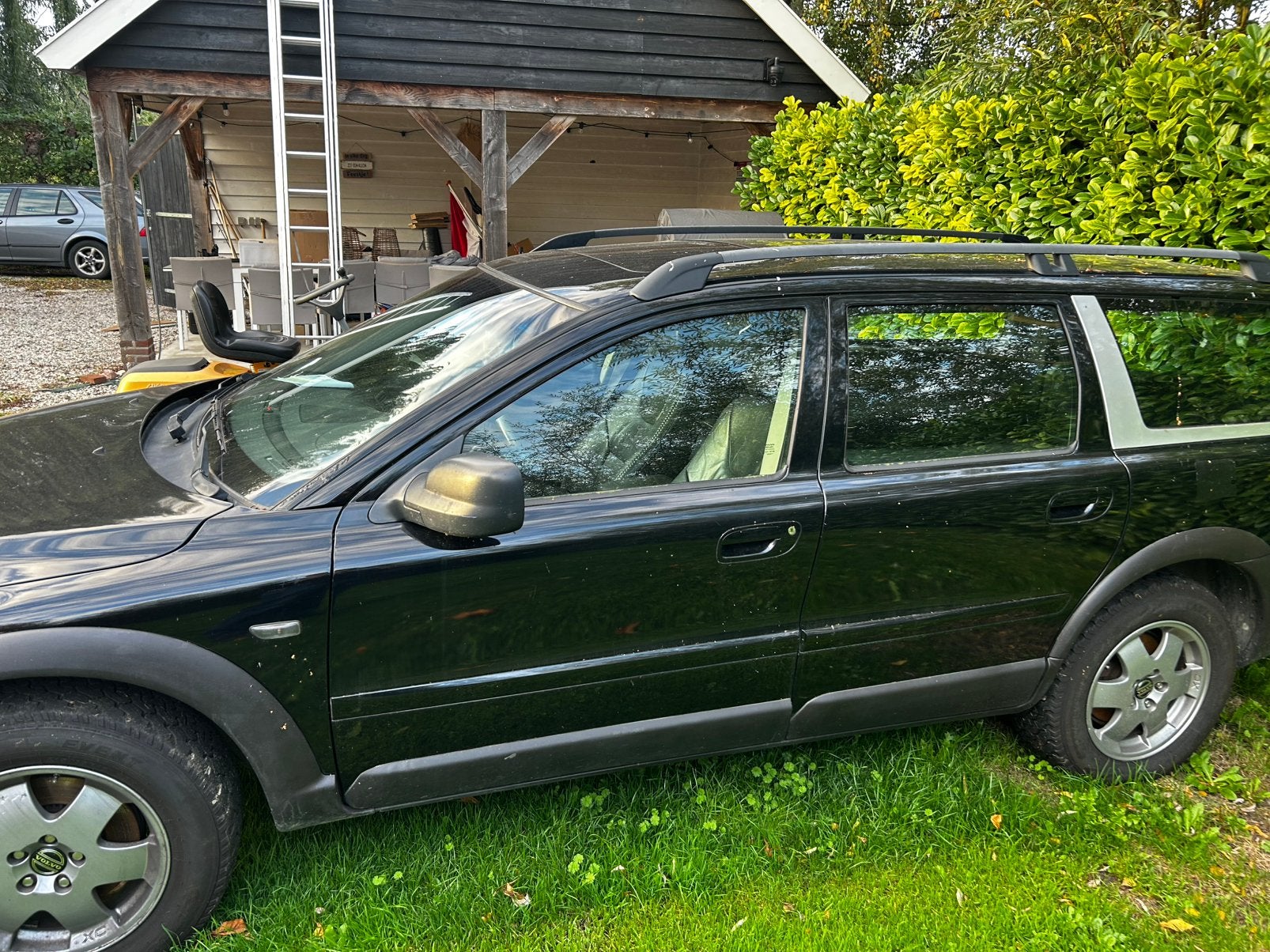 Volvo V70 XC 2.4 T AWD 2001 Zwart, Auto's, 1636 kg, 1800 kg, Zwart, Stationwagon