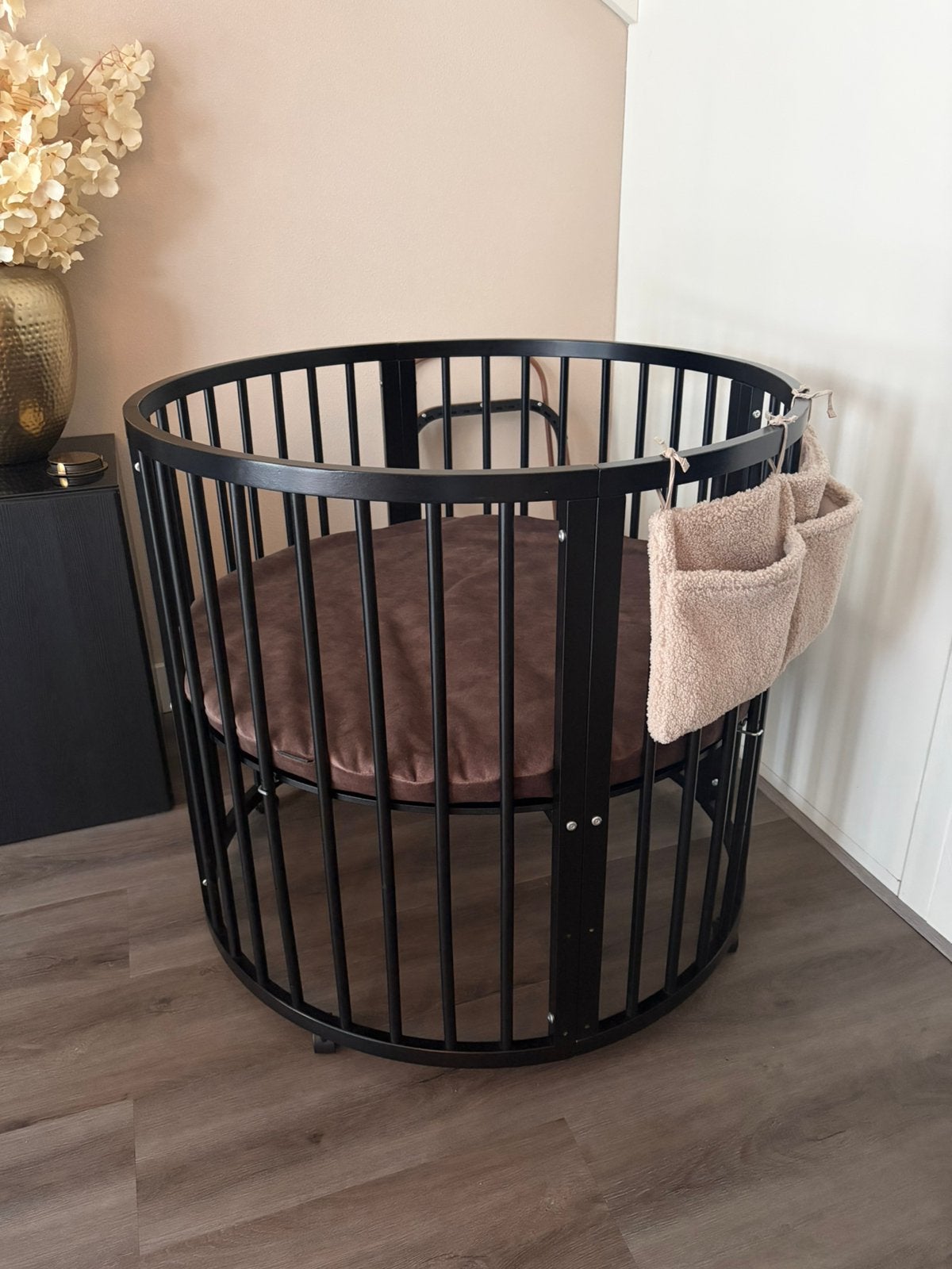 Ronde box zwart met wieltjes, Kinderen en Baby's, Boxen, Ophalen, Zo goed als nieuw, Rond, Wieltjes