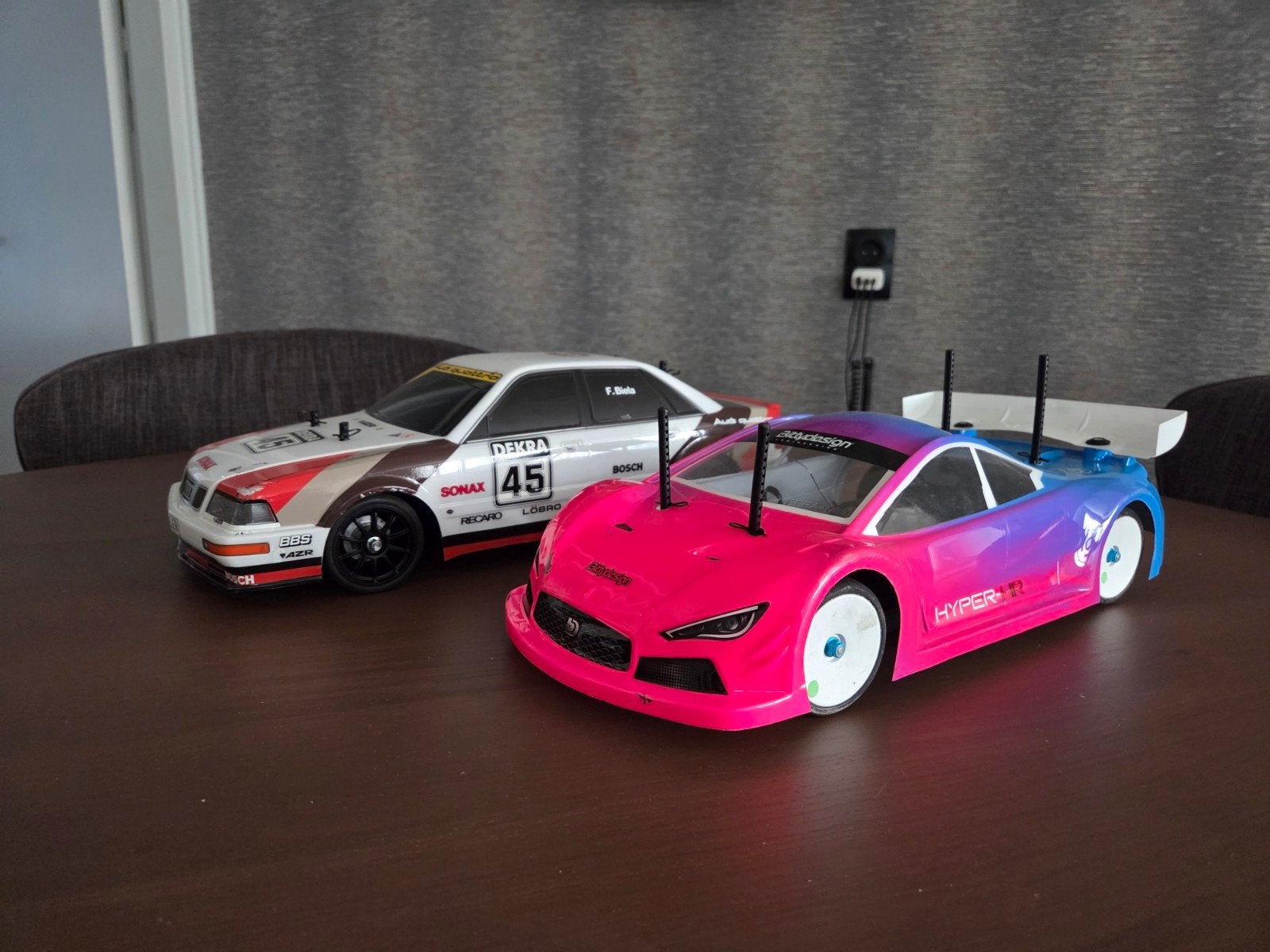Tamiya TT-02R en TT-02, Hobby en Vrije tijd, Modelbouw | Radiografisch | Auto's, Zo goed als nieuw, Auto onroad, RTR (Ready to Run)