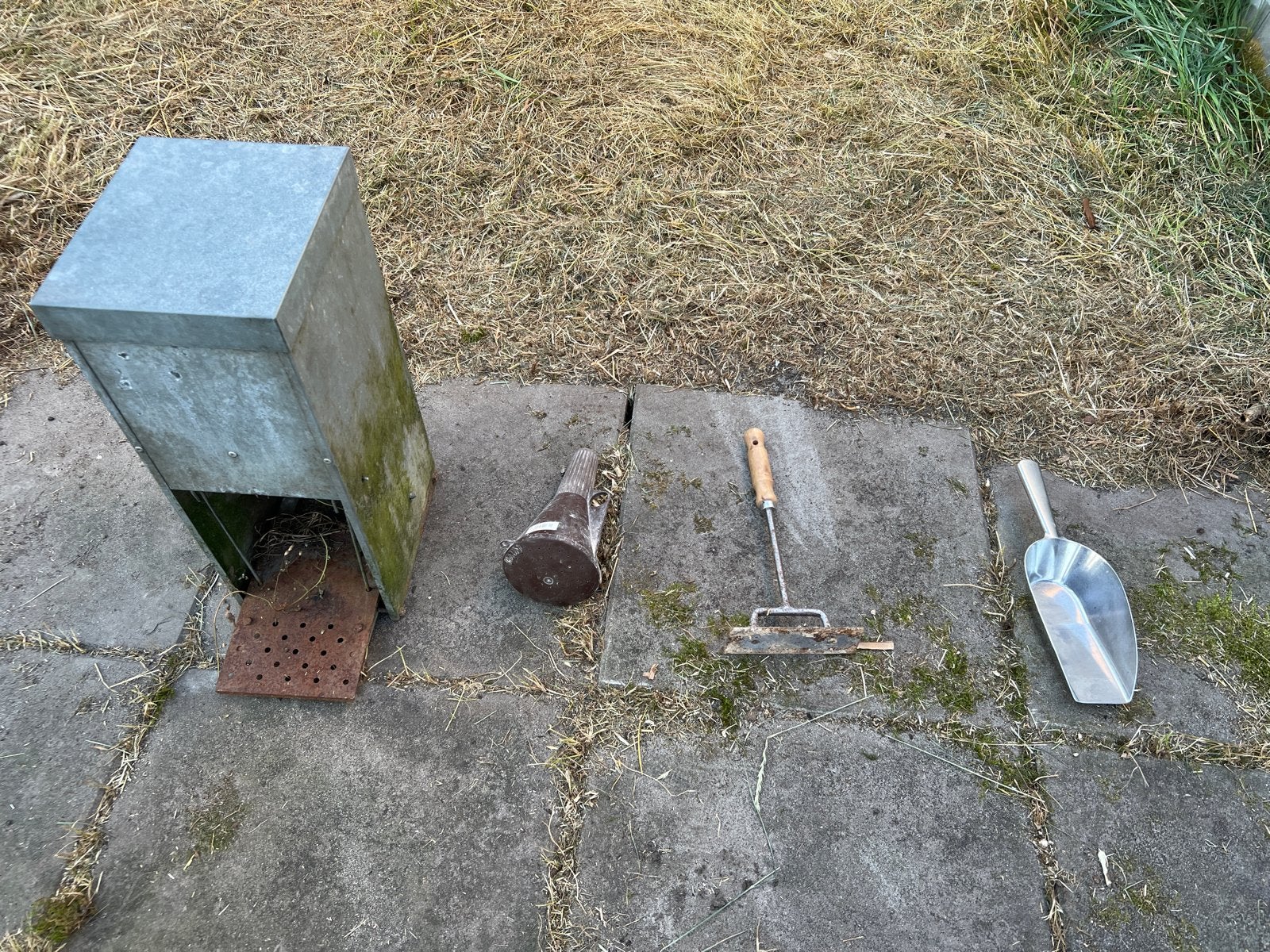 Trapbak, voerschep. Diverse zaken kippenhobby, Dieren en Toebehoren, Ophalen, Gebruikt, Drinken en Voederen