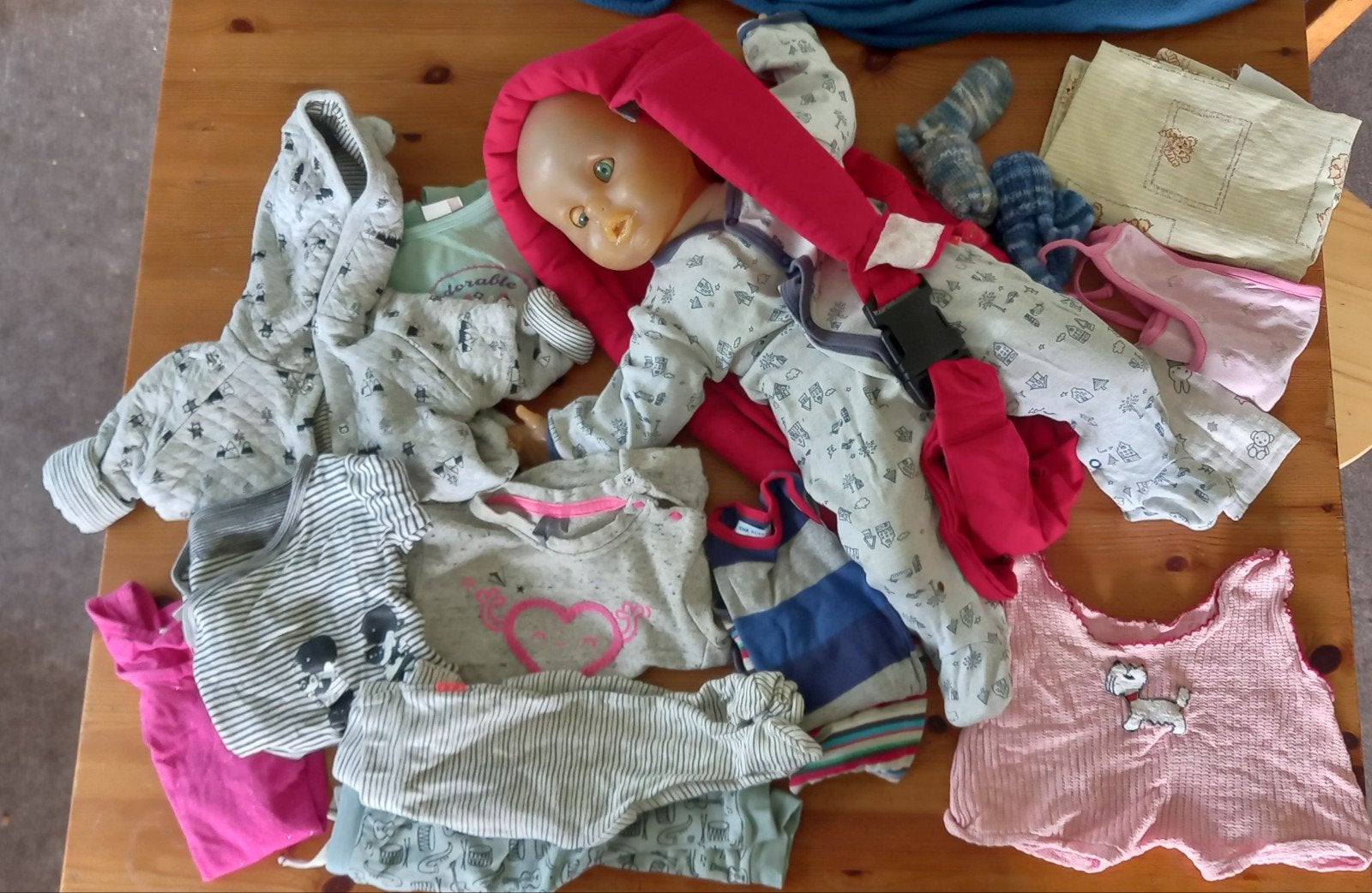 Grote babypop met kledingpakket (maat 62/68 cm), Ophalen, Babypop