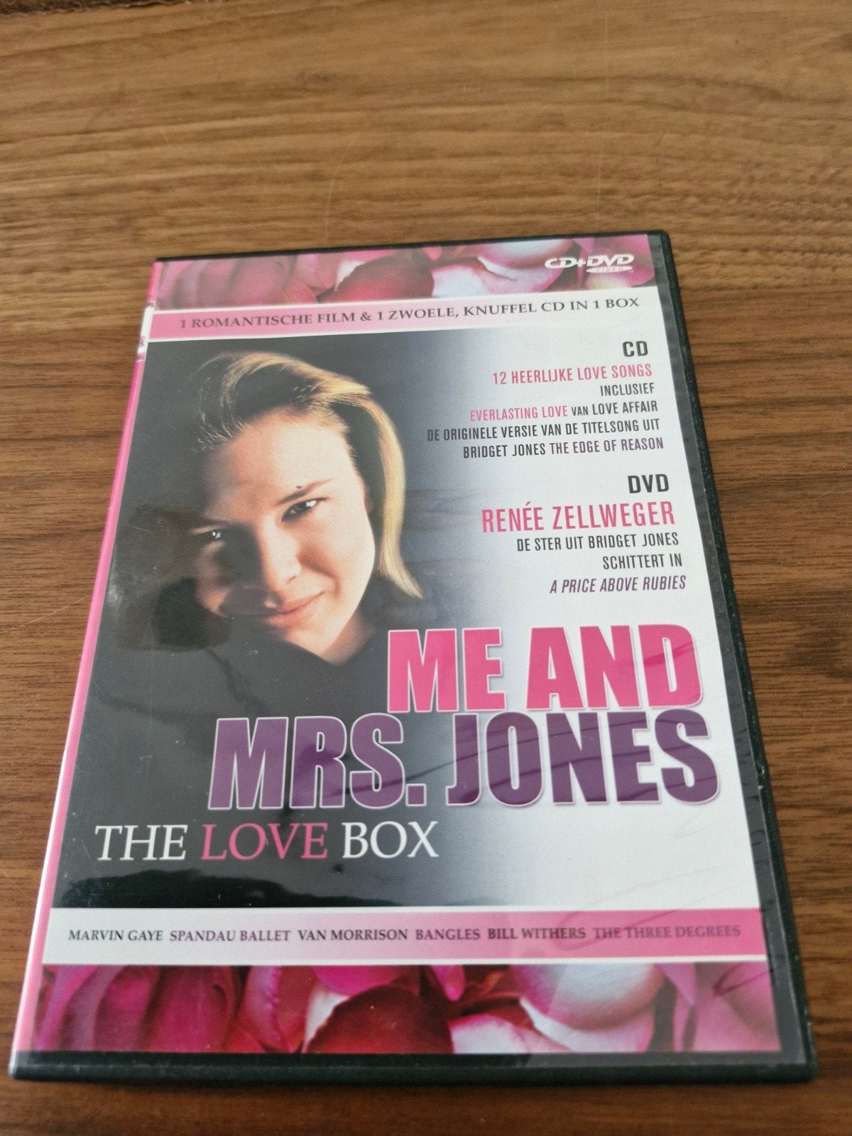 Me and Mrs. Jones / A Price Above Rubies - DVD & CD Box, Engels, Romantische komedie, Ophalen of Verzenden, Nieuw in verpakking