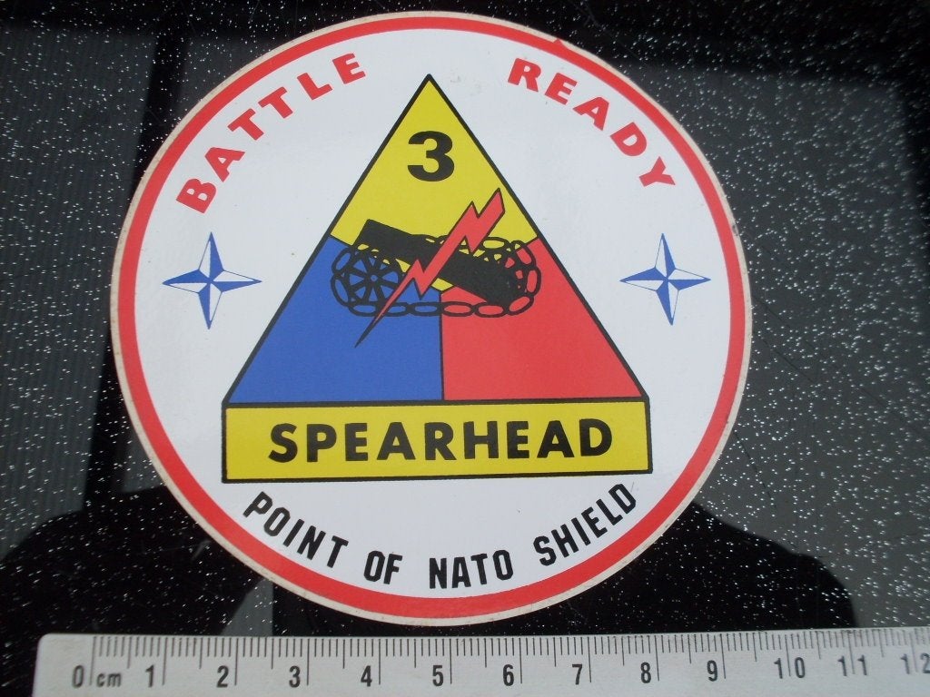 sticker spearhead squadron 3 point of nato shield logo, Verzenden, Zo goed als nieuw, Bedrijf of Vereniging