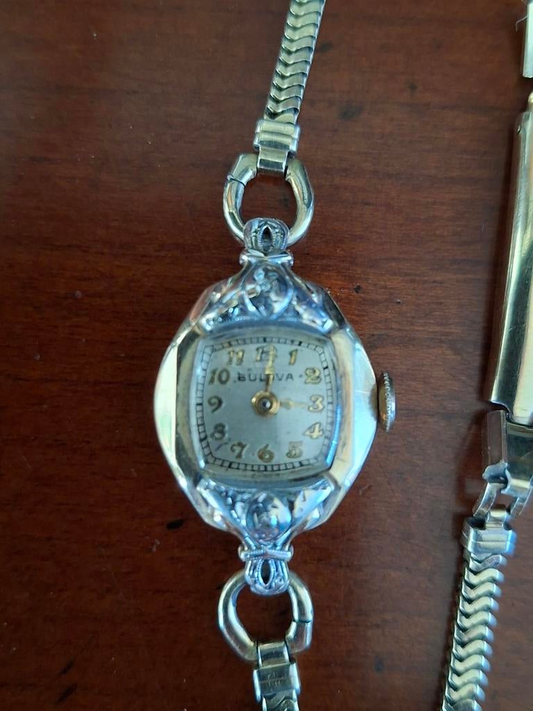 Bulova dames horloge , 10 k filled gold verstelbare band., Verzenden, Goud, Overige merken, 1960 of later