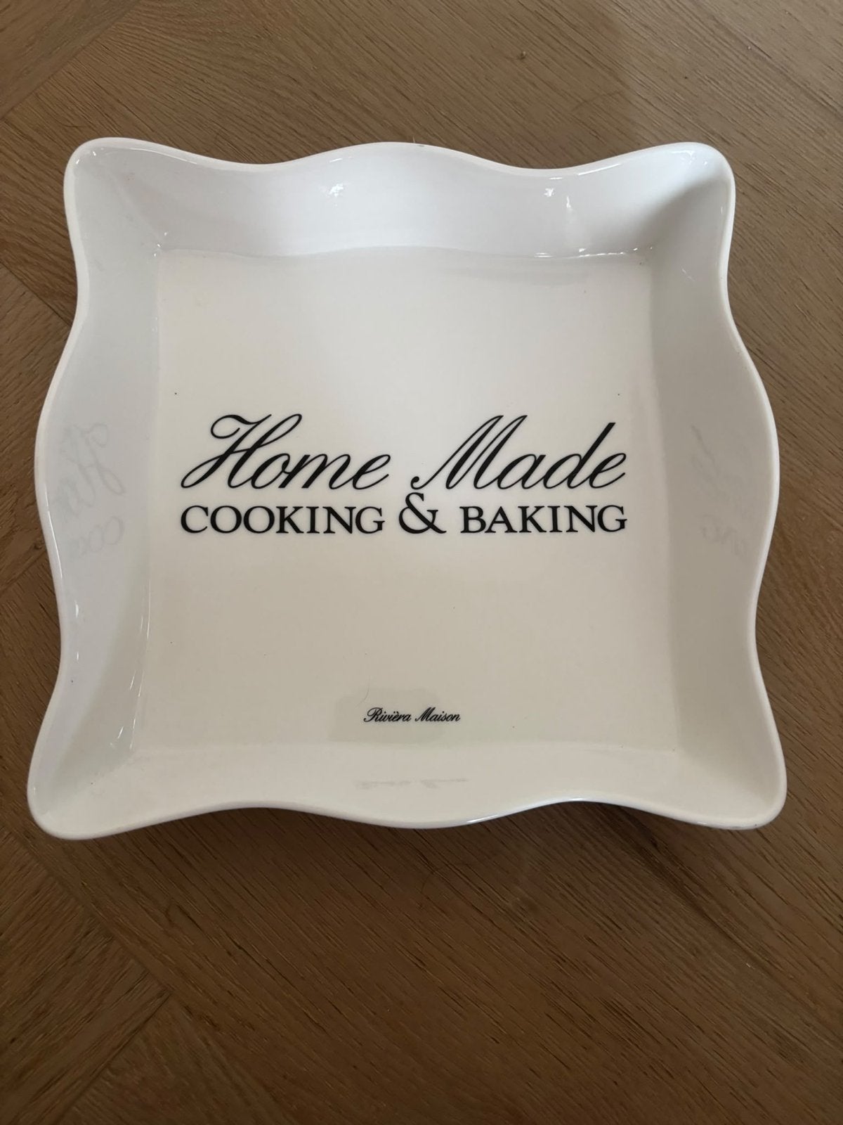 Riviera Maison Brownie Schaal "Homemade Cooking & Baking", Keramiek, Landelijk/Boerenbont, Ophalen of Verzenden, Schaal of Schalen