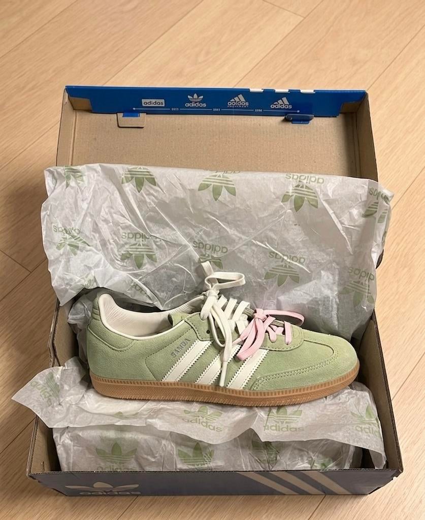 Adidas Originals x Molly-Mae Samba Matcha - Maat 42 2/3, Ophalen of Verzenden, Nieuw, Groen, Sneakers of Gympen