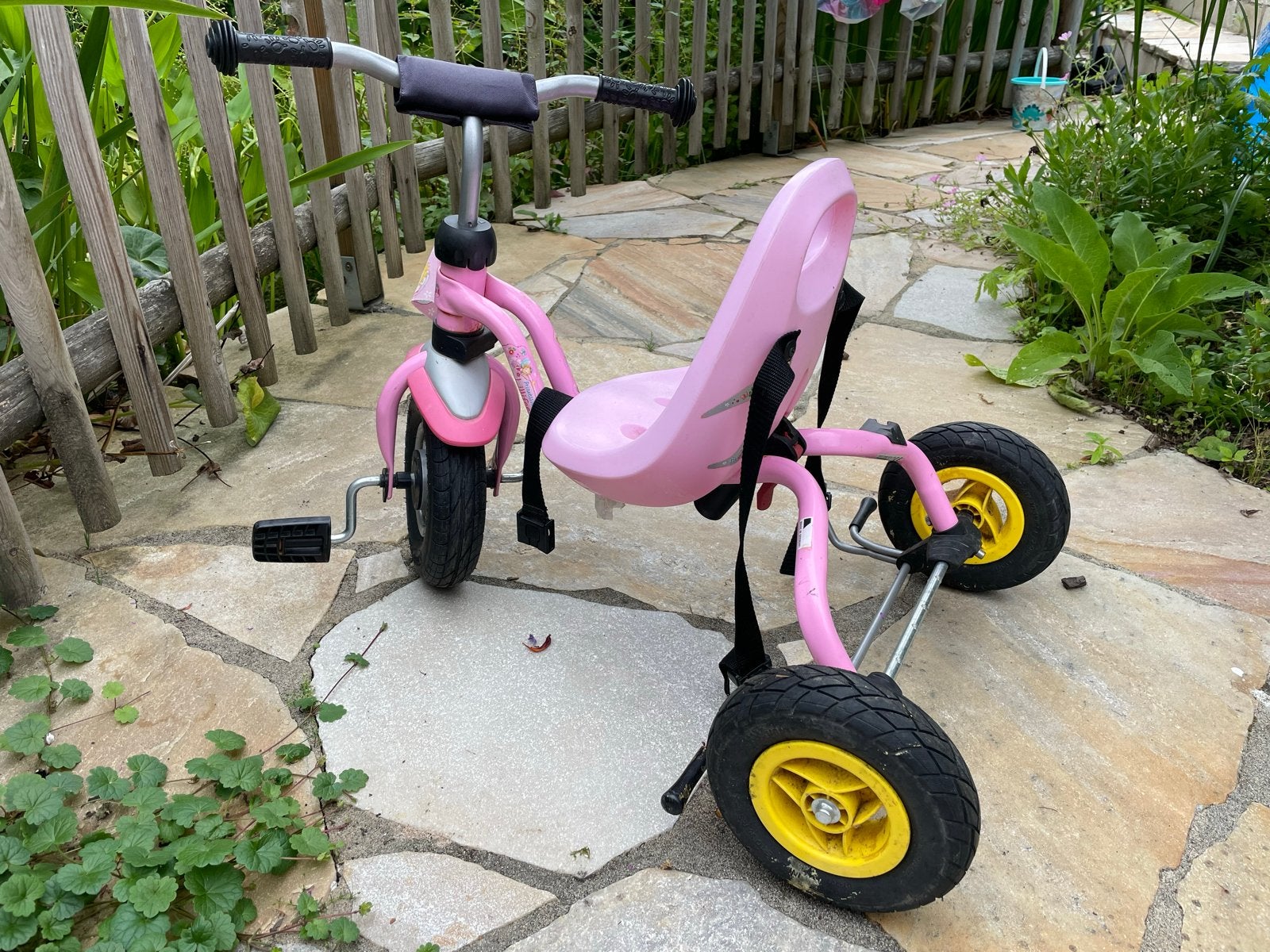 Pucky roze driewieler, Fietsen en Brommers, Fietsen | Driewielers, Ophalen, Gebruikt, Duwstang