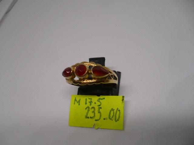 14 krt. gouden dames ring met 3 carneool steentjes M 17-1/2, Bruin, Nieuw, Ophalen of Verzenden, 17 tot 18