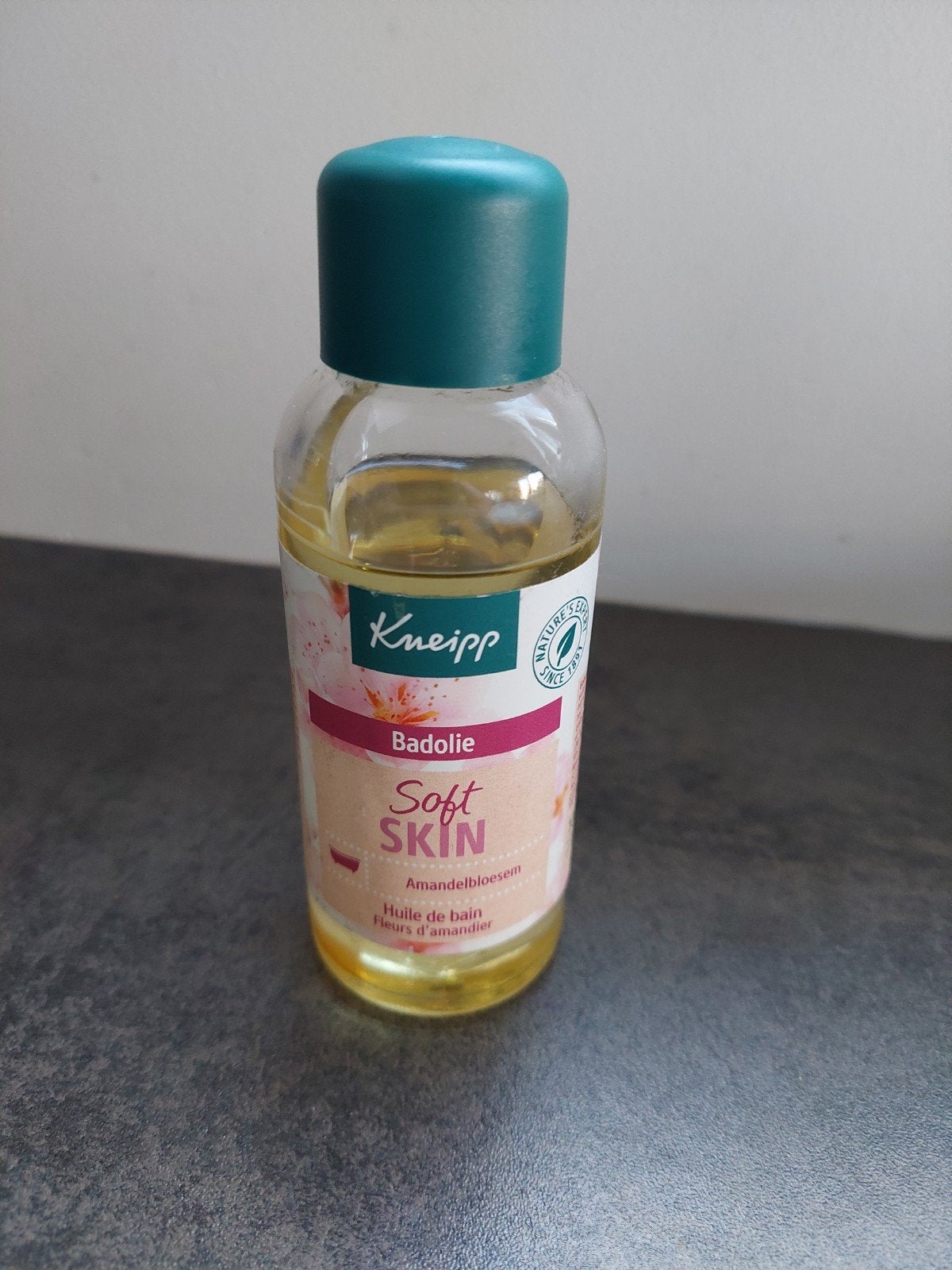 Kneipp Badolie Amandel Soft Skin - 100 ml, Ophalen of Verzenden, Zo goed als nieuw, Bad & Douche