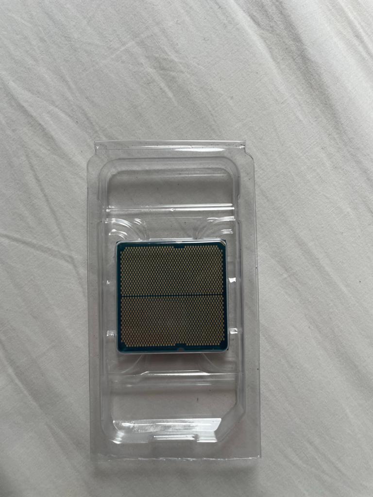 AMD Ryzen 5 9600X Processor, Computers en Software, Processors, Ophalen of Verzenden, Zo goed als nieuw, 6-core, 4 Ghz of meer