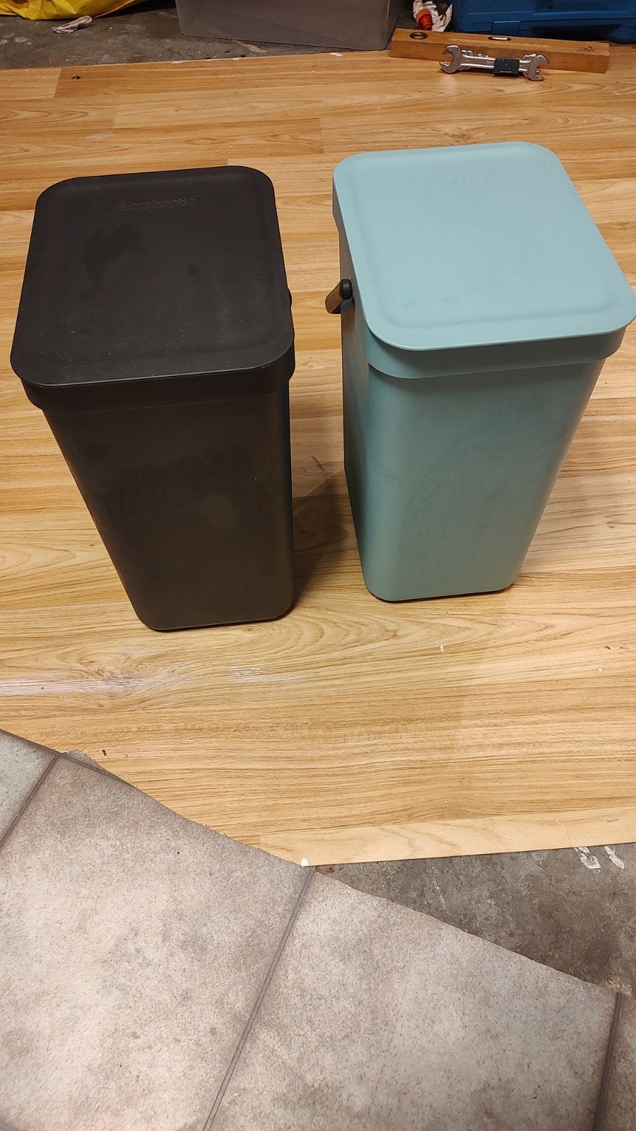 2 Brabantia prullenbakken - 10/12L - Zwart & Mintgroen, Huis en Inrichting, Woonaccessoires | Prullenbakken, Ophalen, Kunststof