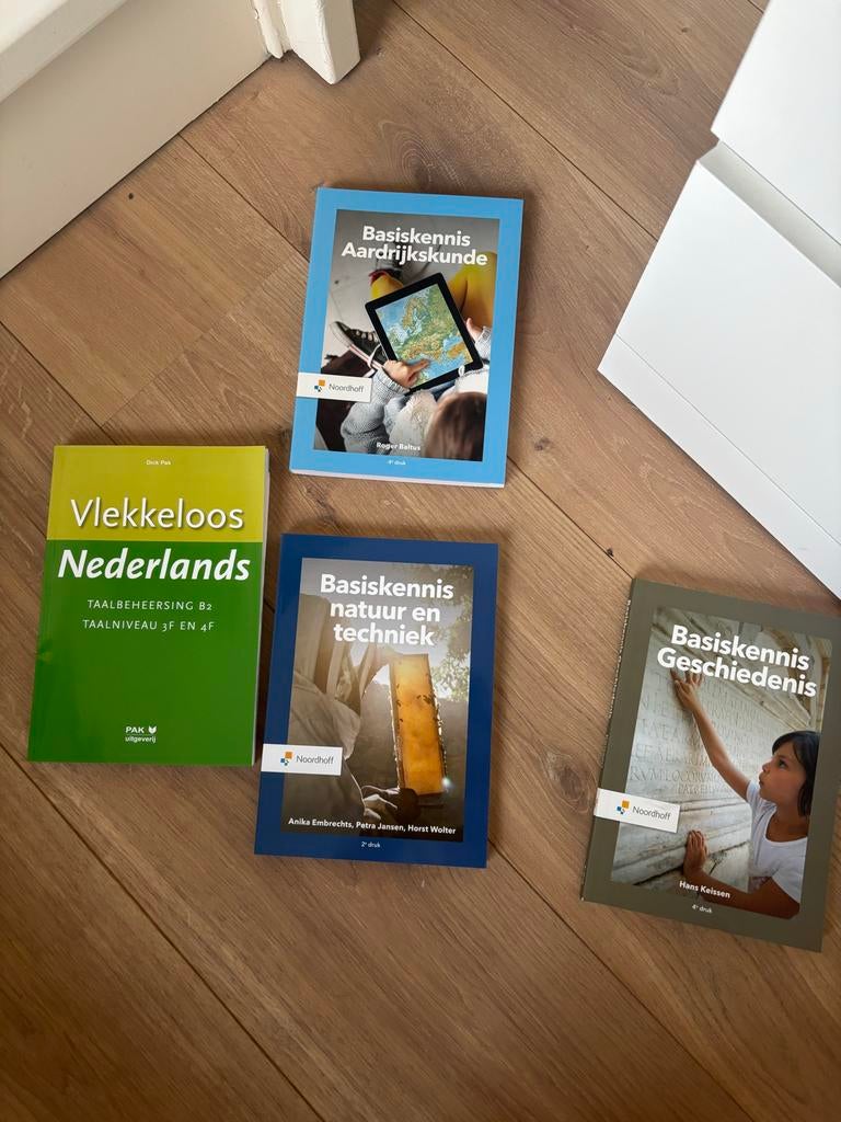 Schoolboeken Onderwijsassistent - Zo goed als nieuw!, Boeken, Ophalen of Verzenden, Zo goed als nieuw, Overige niveaus, Overige vakken