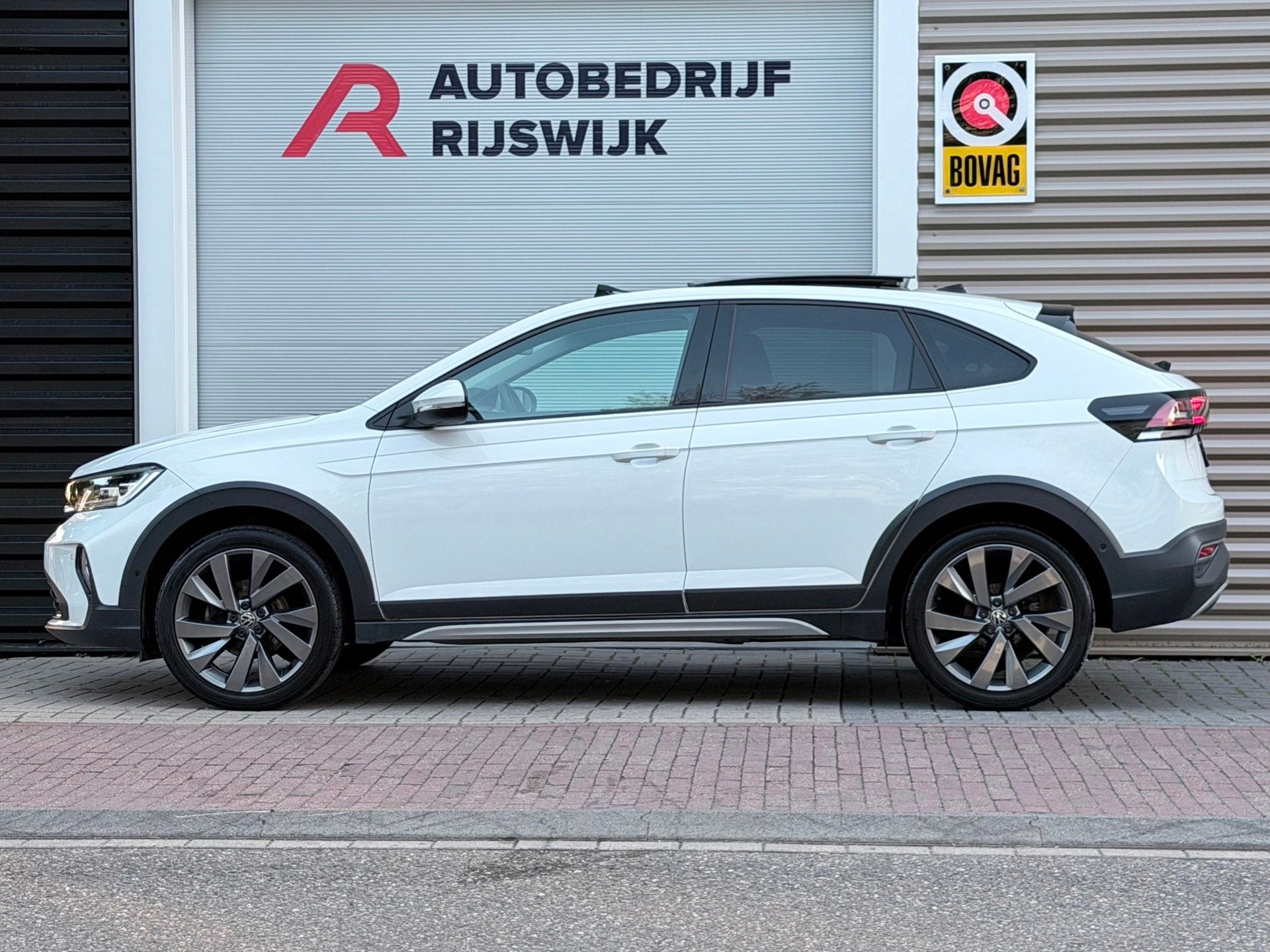 Volkswagen Taigo 1.5 TSI Style Pano/Beats/Camera, Auto's, Wit, Automatische klimaatregeling, Bedrijf, Taigo