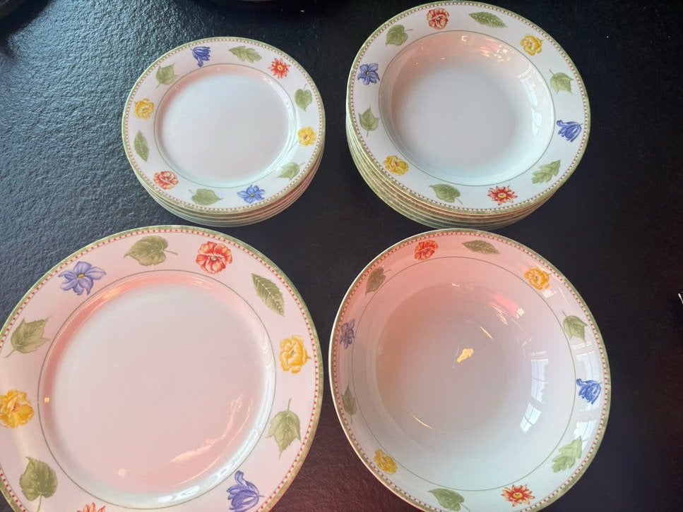 Serviesset 20 delig: dinerbord, gebakbord, soepbord, schalen, Ophalen, Zo goed als nieuw, Bord(en), Overige stijlen