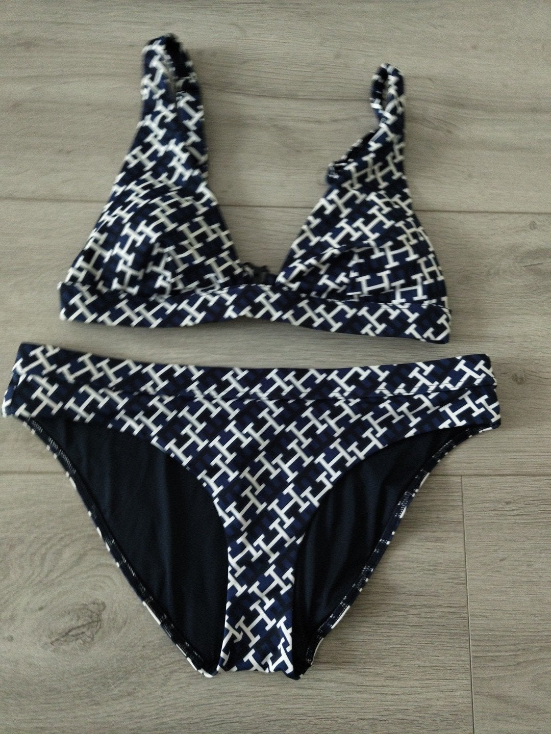 Tommy Hilfiger bikini top mt m broekje mt L zgan blauw wit z, Blauw, Ophalen of Verzenden, Zo goed als nieuw, Bikini