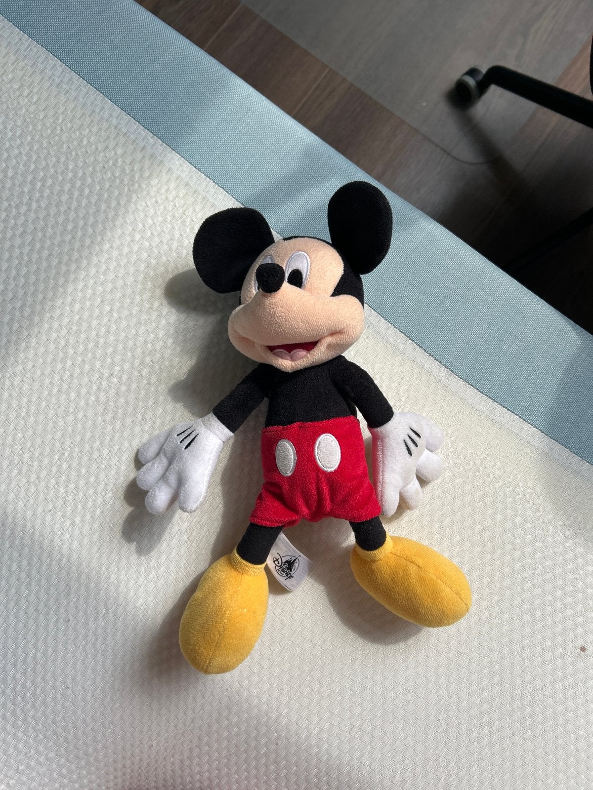 Mickey Mouse knuffel van Disney Park, Ophalen of Verzenden, Mickey Mouse, Zo goed als nieuw, Knuffel