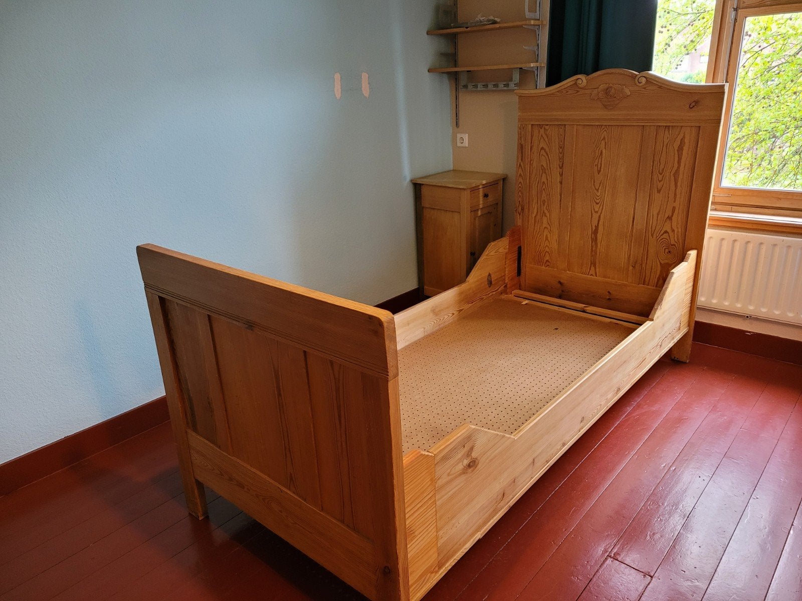 Antiek grenen bed 90x210 - Goed onderhouden, Antiek en Kunst, Antiek | Meubels | Bedden, Ophalen