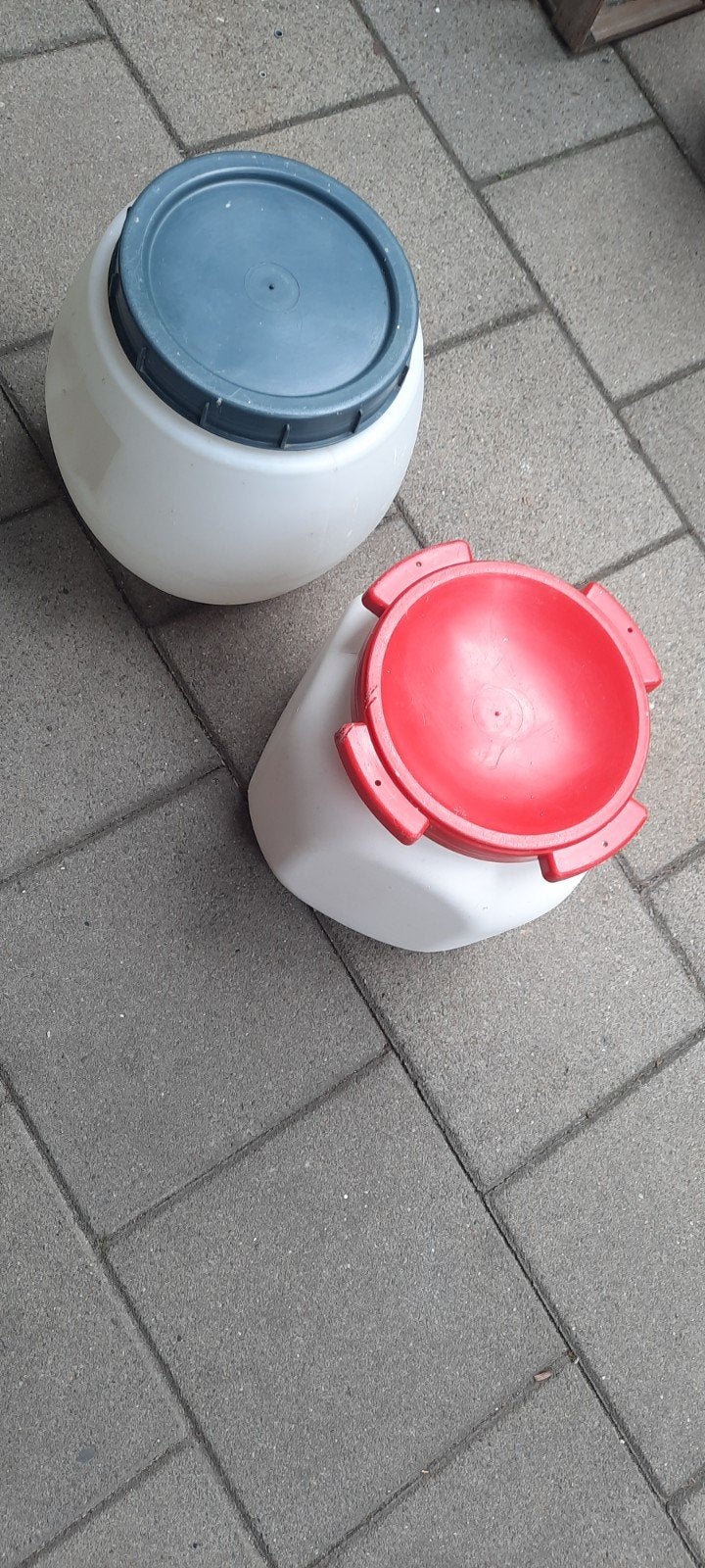 2 stevige kunststof tonnen met deksel voor opslag, Ophalen of Verzenden, Gebruikt, Kunststof