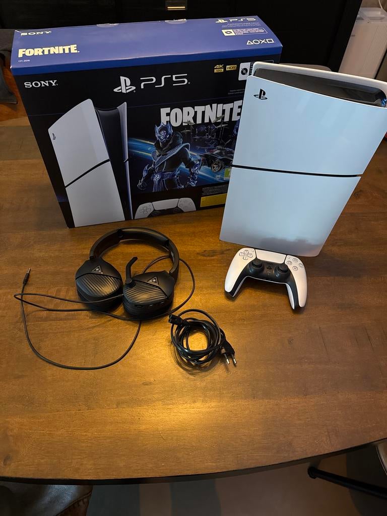 Playstation 5 digital Edition + Fortnite + Headset, Spelcomputers en Games, Spelcomputers | Sony PlayStation 5, Ophalen of Verzenden