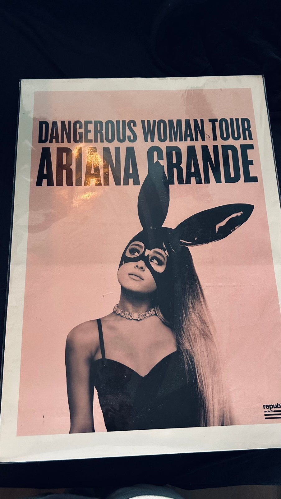 Poster Ariana Grande, Verzamelen, Posters, Ophalen of Verzenden, Nieuw, A1 t/m A3, Film en Tv