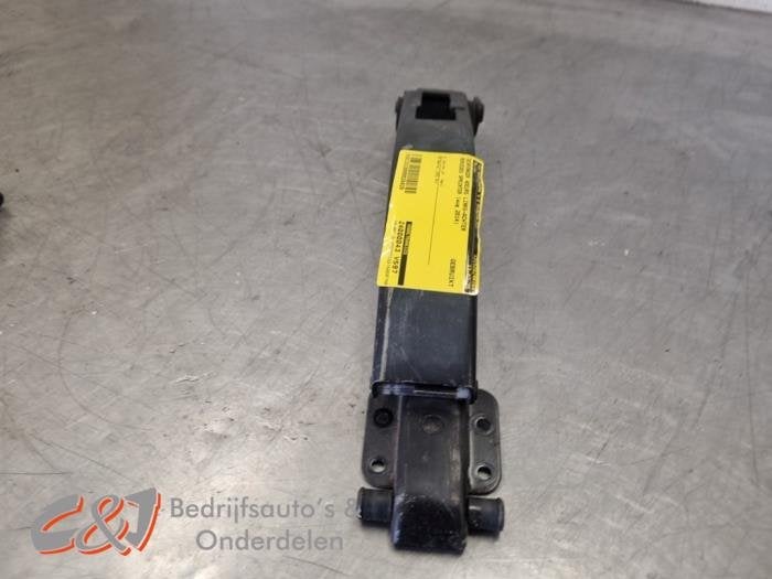 Deurvanger 4Deurs links-achter van een Mercedes Sprinter, Gebruikt, -, Ophalen of Verzenden, -