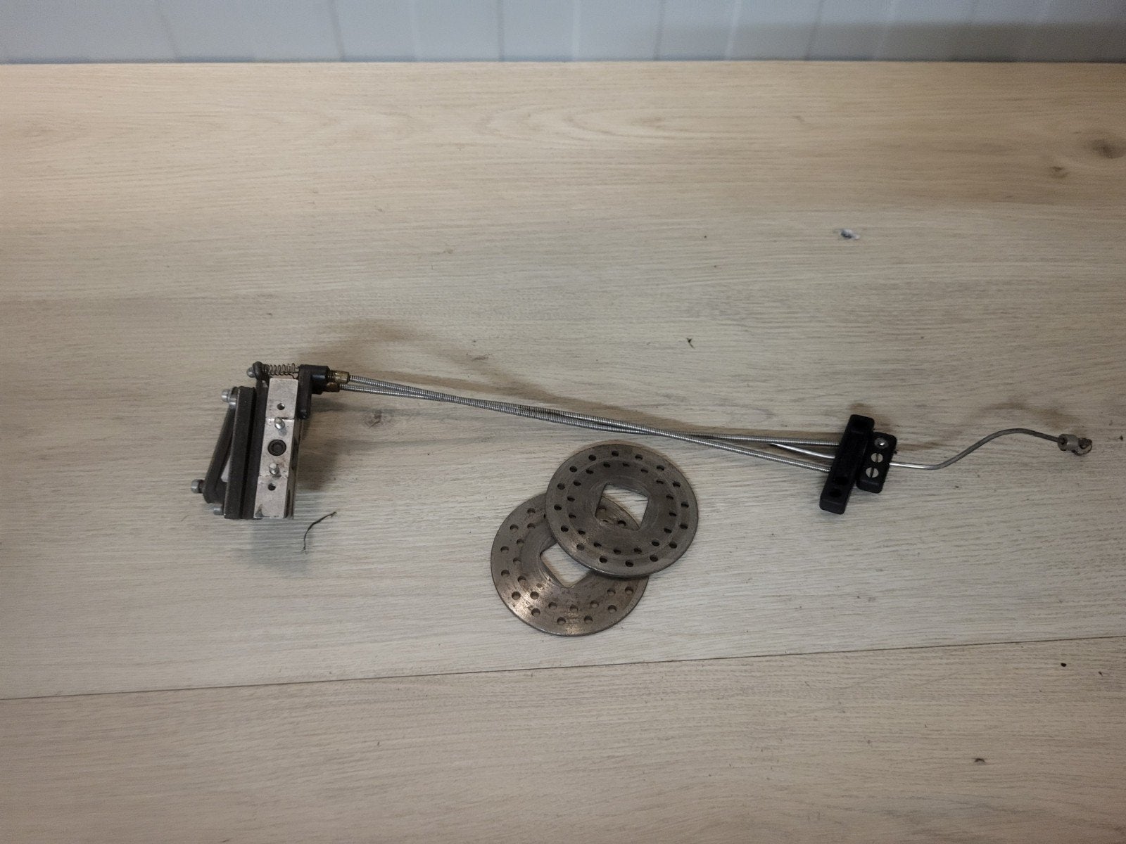 Fg remsysteem, Ophalen of Verzenden, Overige schalen, Benzine, Onderdeel