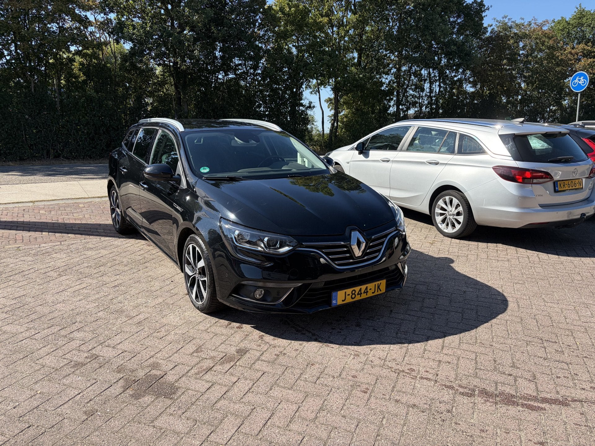 Renault Mégane Estate 1.3 TCe Bose TREKHAAK CAMERA CLIMA, Voorwielaandrijving, Gebruikt, 4 cilinders, Leder en Stof