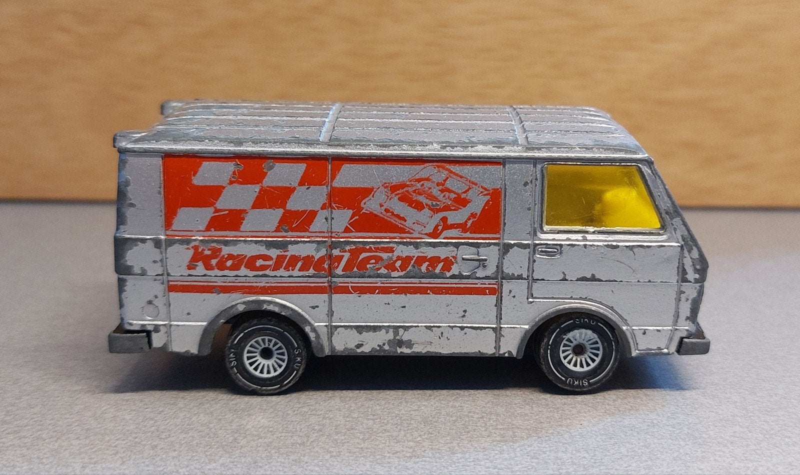 Siku VW LT 28 Kastenwagen Racing Team (1984), Ophalen of Verzenden, Gebruikt, Jongen of Meisje