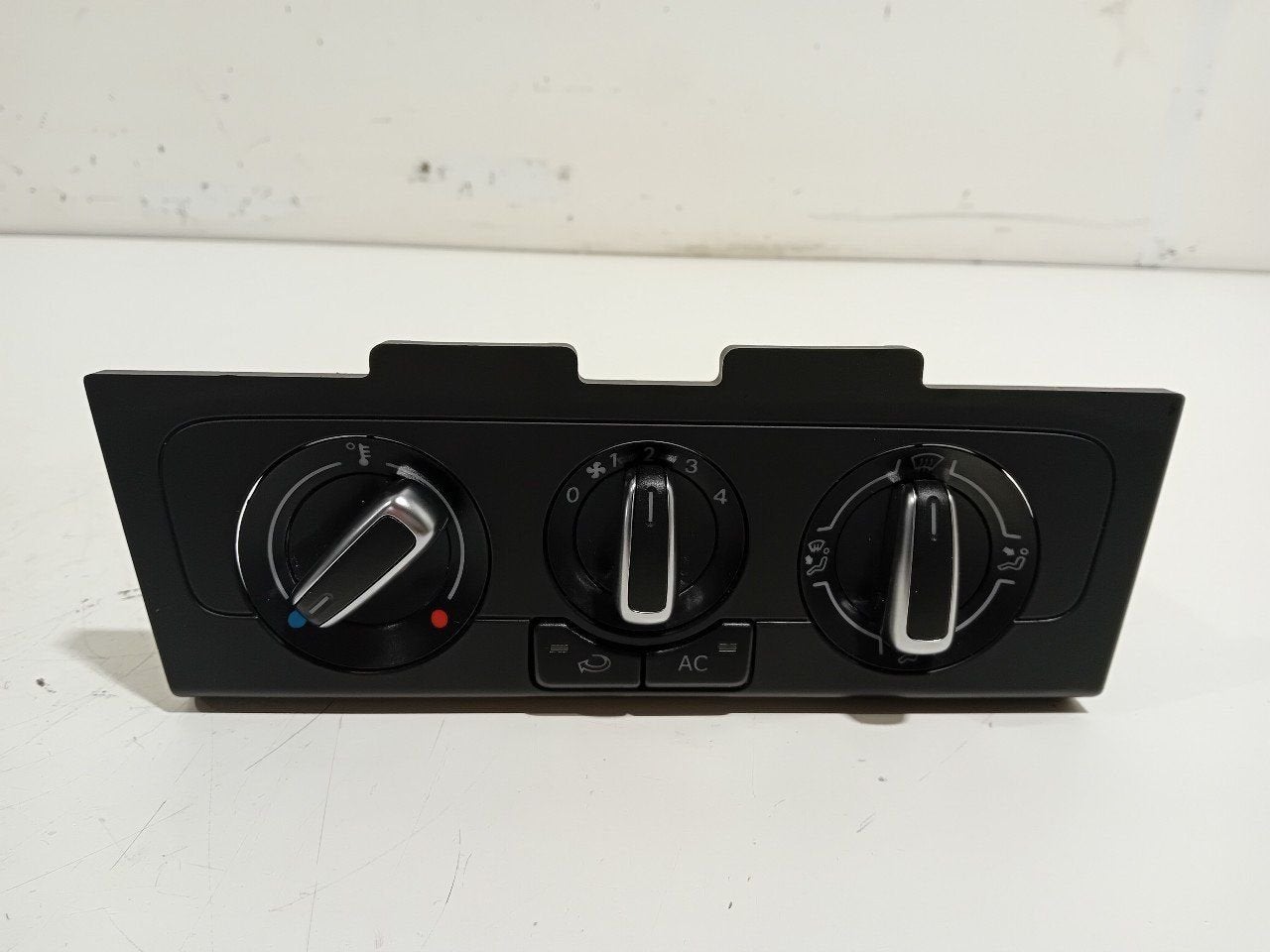 Bedieningspaneel kachel Volkswagen Polo, Auto-onderdelen, Onderdelen@venauto.nl, Van der Ven Autorecycling B.V., Gebruikt, Ettenseweg 76, 4706 PB Roosendaal, The Netherlands