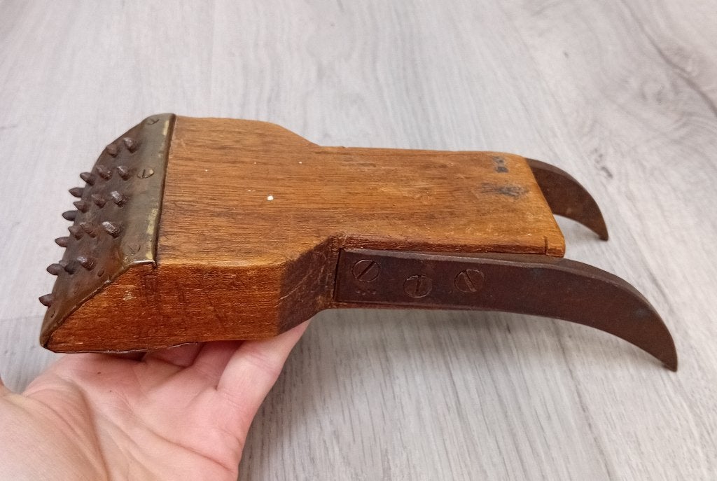 gereedschaap die werd gebruikt bij het leggen van tapijt, Antiek en Kunst, Antiek | Gereedschap en Instrumenten, Verzenden