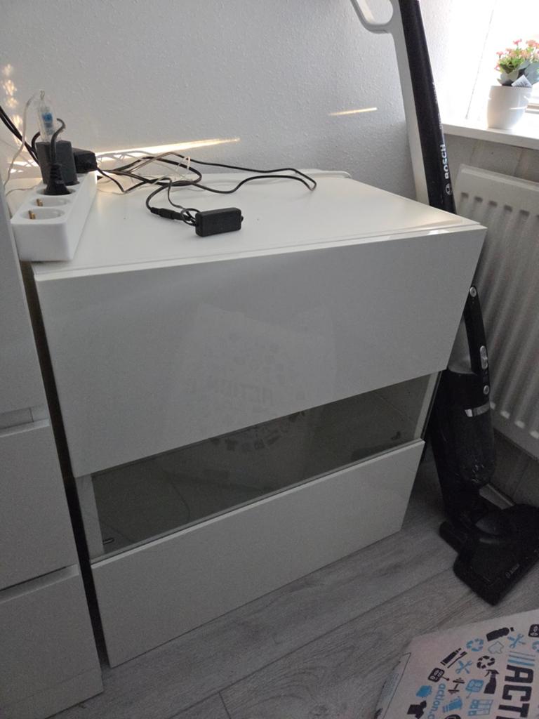 1 IKEA BESTA kast met half vitrine deur, Ophalen