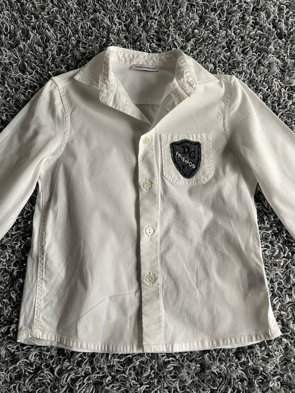 Dolce&gabanna blouse met embleem 2 jaar, Ophalen of Verzenden, Zo goed als nieuw, Jongen, Overhemd of Blouse