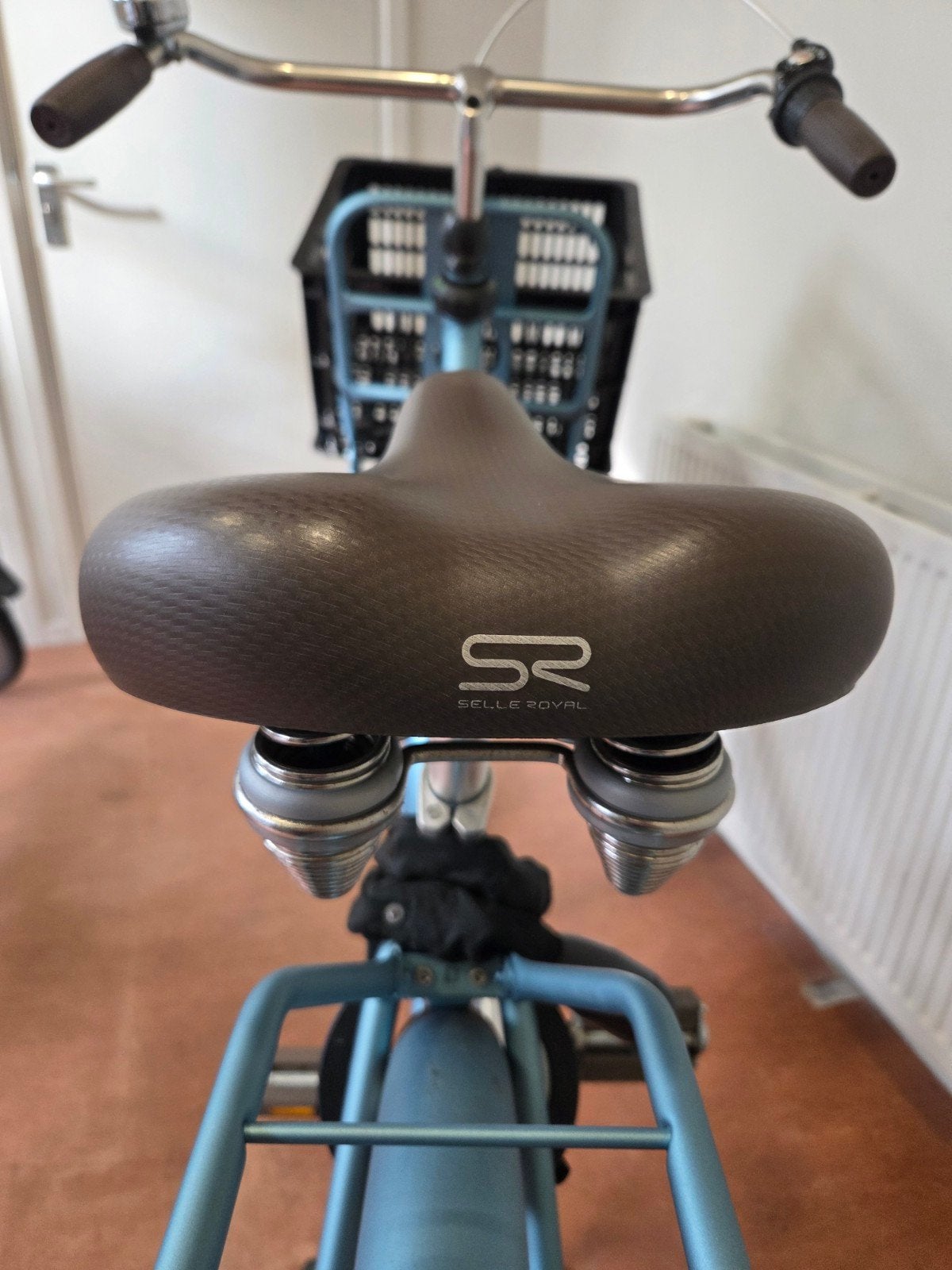 Foto 4 van Cortina Damesfiets Metallic Blauw–Nette Stadsfiets met Krat