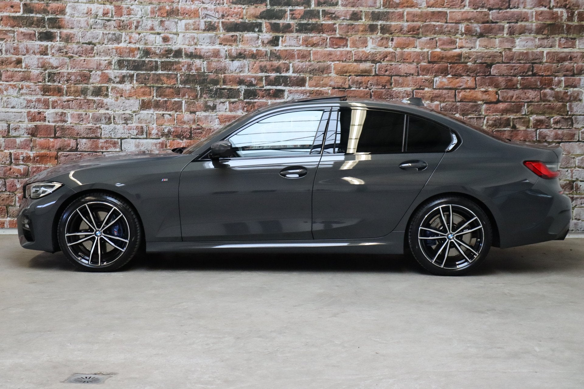 BMW 3 Serie Sedan 330i Executive M Sport Pakket Automaat / L, Auto's, BMW, Automaat, 1998 cc, Achterwielaandrijving, Gebruikt