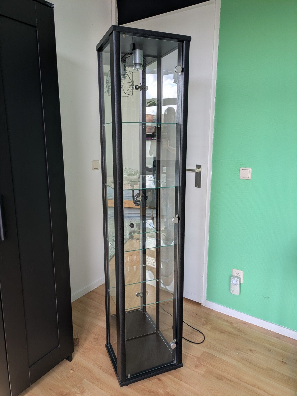 Vitrine kastje + verlichting, Huis en Inrichting, Kasten | Vitrinekasten, Met plank(en), Gebruikt, 150 tot 200 cm, 25 tot 50 cm