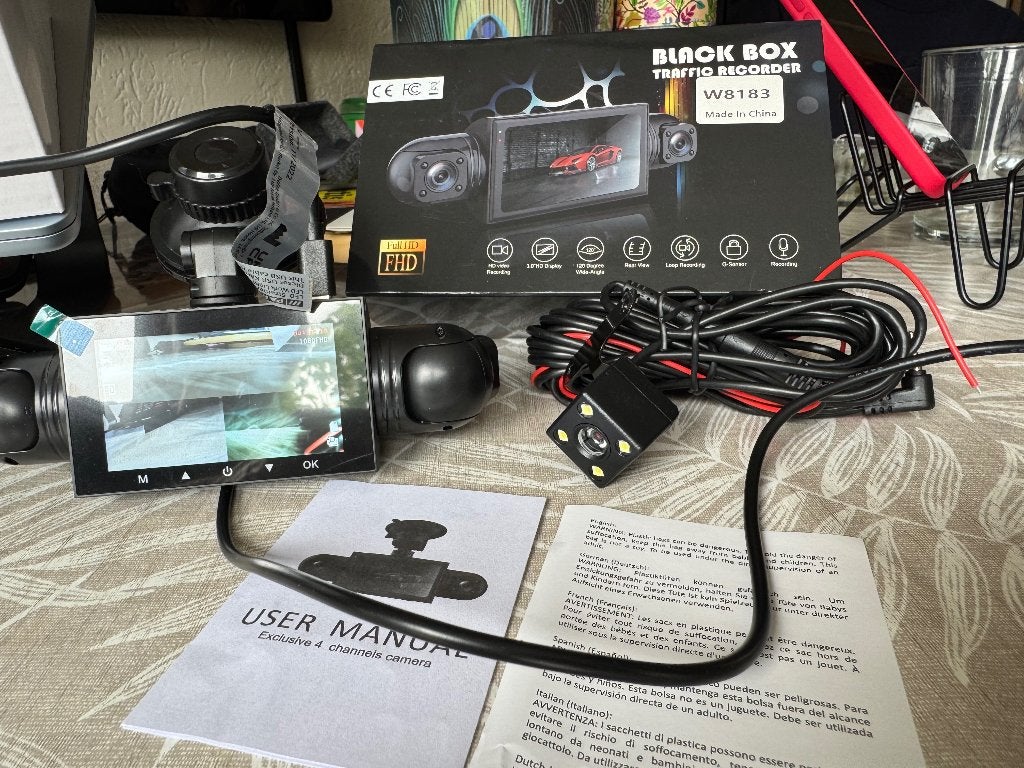 Dashcam 4 camera/s keur en meer, Auto diversen, Dashcams, Ophalen of Verzenden, Nieuw