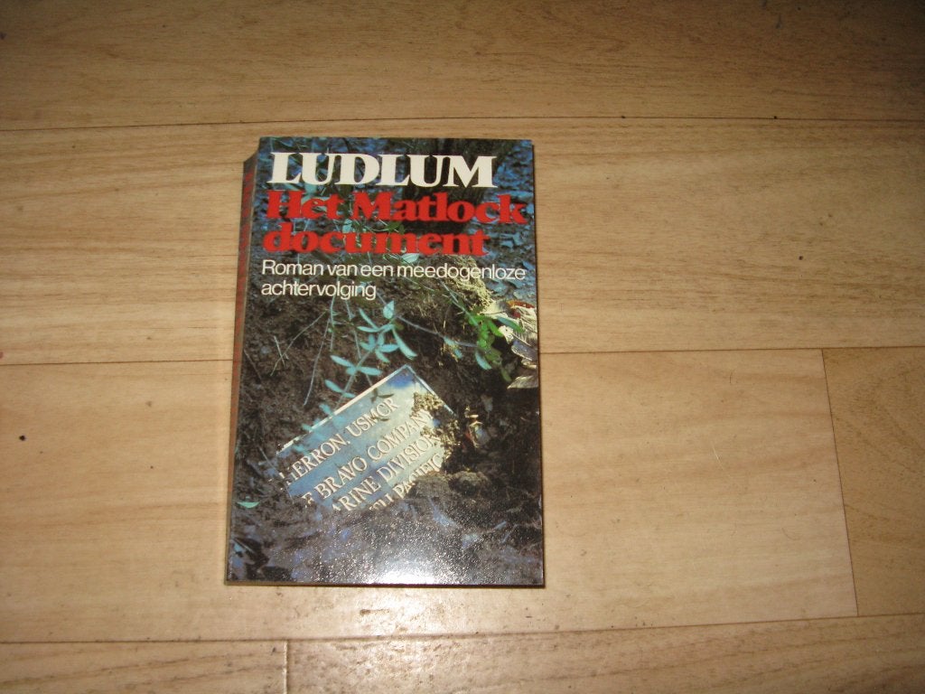 Robert Ludlum - Het Matlock document (0437), Ophalen of Verzenden, Gelezen