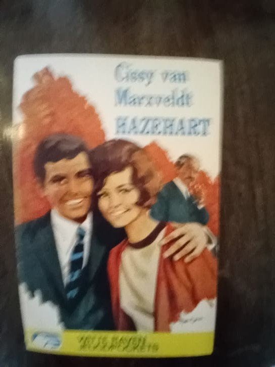 Hazehart - Cissy van Marxveldt (Witte Raven pocket), Boeken, Romans, Gelezen, Nederland, Ophalen of Verzenden