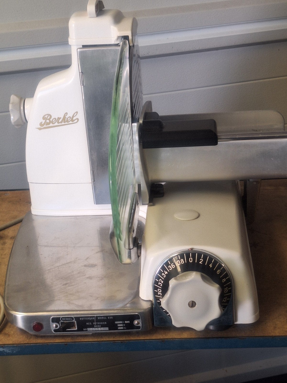 Originele Berkel 836 snijmachine - Gereviseerd, nieuw mes, Ophalen, Gebruikt, Snijmachine, Wit