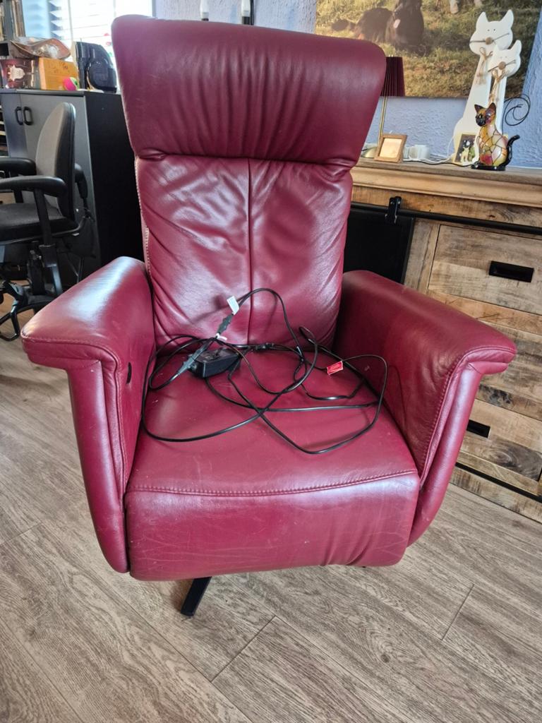 Luxe bordeauxrode leren relaxfauteuil, Huis en Inrichting, Ophalen, Gebruikt, Klassiek, Comfort, 75 tot 100 cm